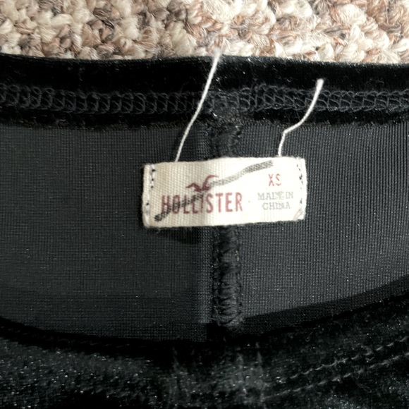 Hollister green velvet top - Picture 2 of 4